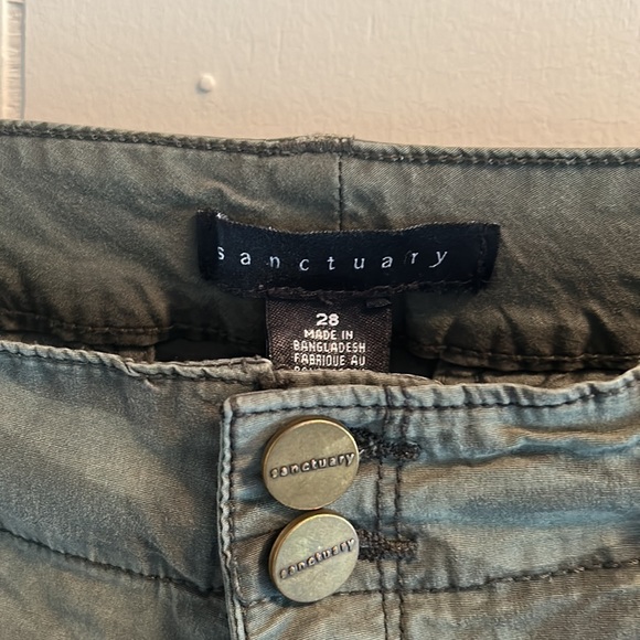 SANCTUARY CAMO CARGO CAPRIS PANT - Size 28 - Adjustable Length - Great condition - Picture 3 of 16